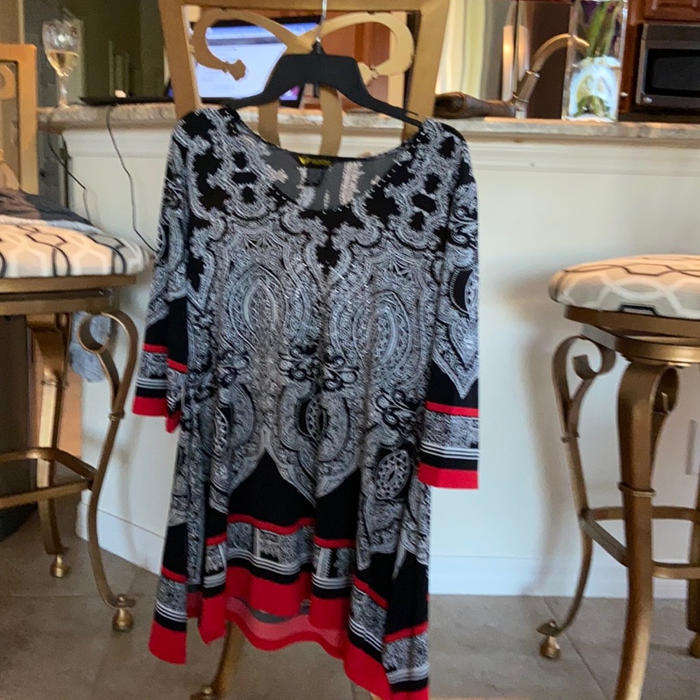 Valentina size small black and red dress